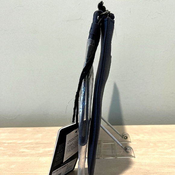 Lipault Paris Plume Elegance Clutch  in Navy Blue Leather  New In Box Wi… - Picture 3 of 13